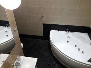 Апартаменты VIP apartment on Kreschatik. with terrace Киев Апартаменты с террасой-24